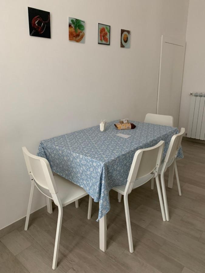 La Porta Di Carmy Apartment Naples Luaran gambar